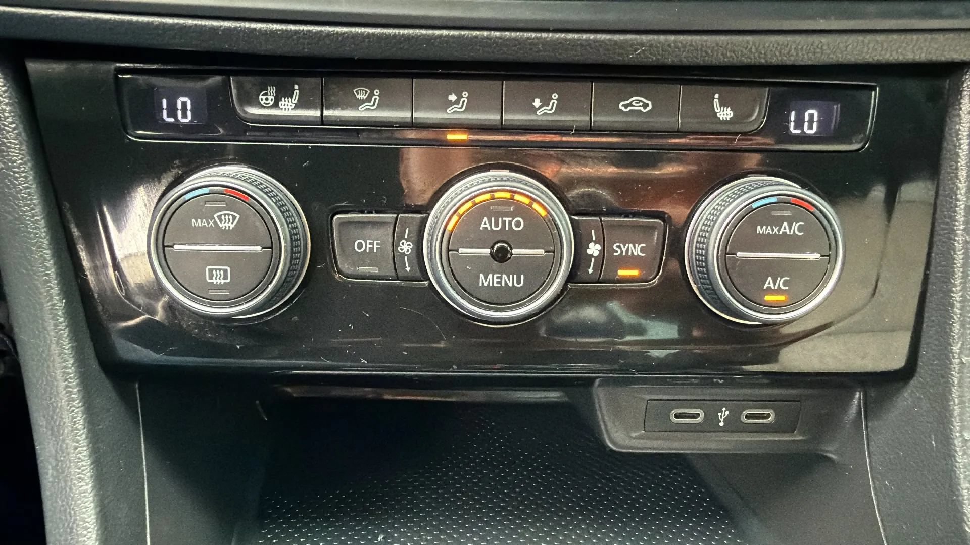 Used 2020 Volkswagen Jetta R-Line w/ R-Line Cold Weather Package FWD image 19