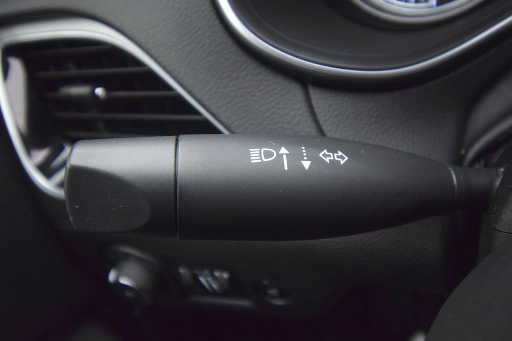 Used 2021 Jeep Cherokee Limited AWD/4WD image 39