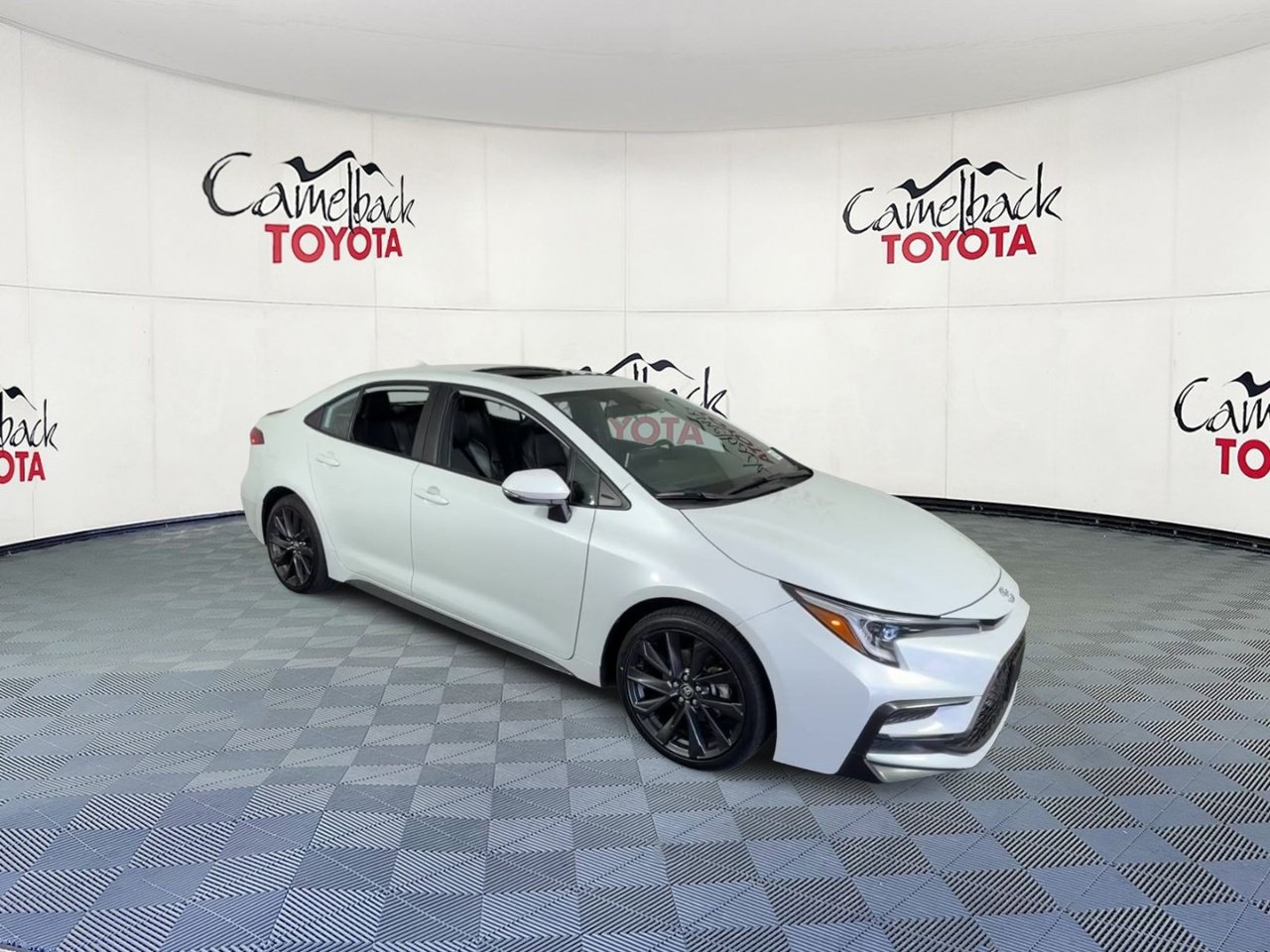 Used 2024 Toyota Corolla XSE FWD image 5