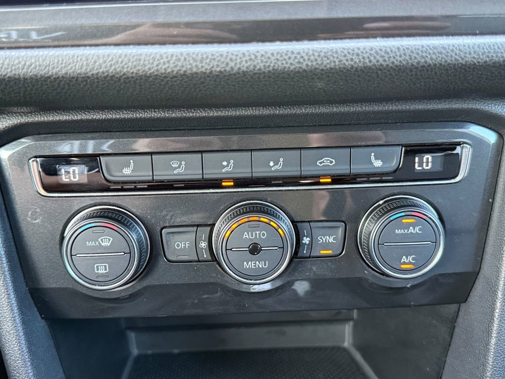 Used 2018 Volkswagen Tiguan SEL image 17