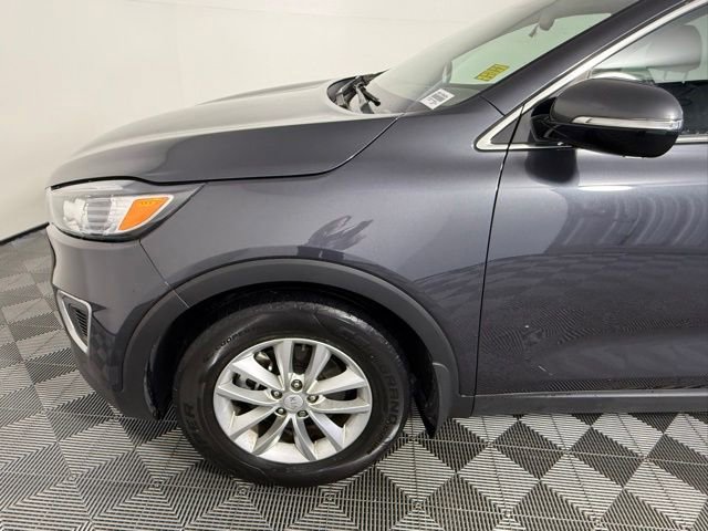 Used 2018 Kia Sorento FWD image 12