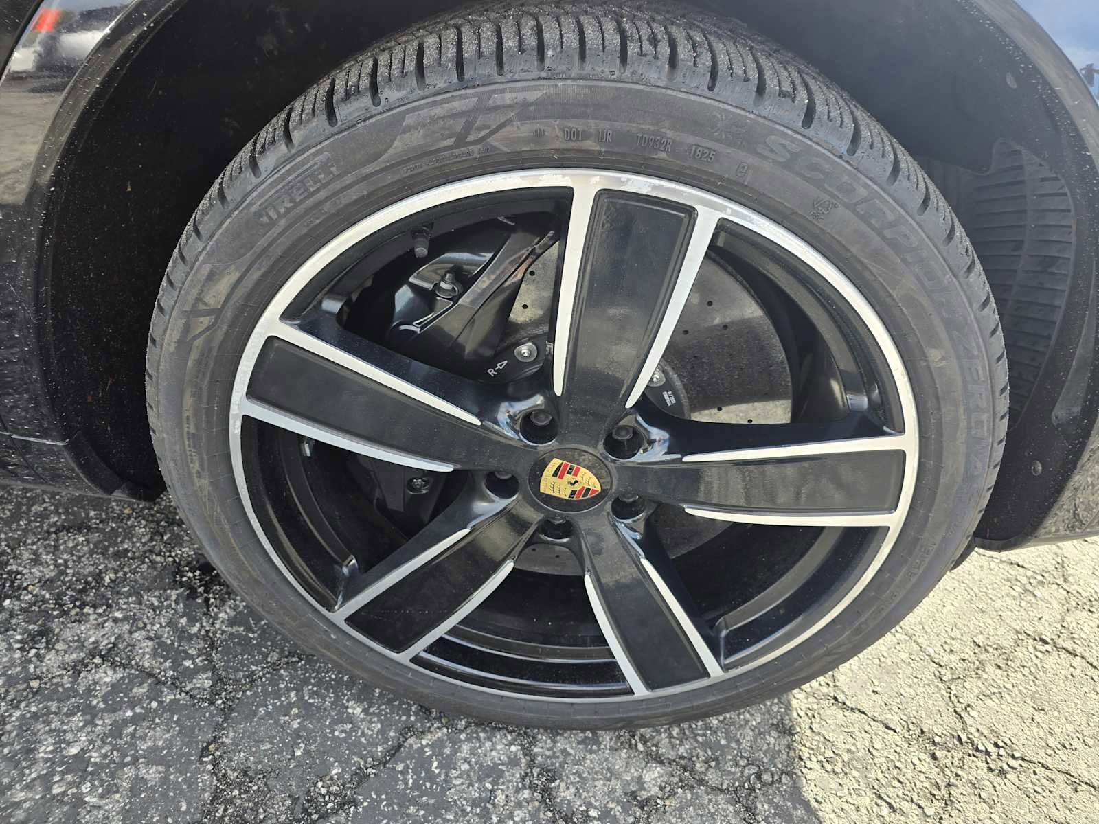 Used 2021 Porsche Cayenne Turbo S image 9