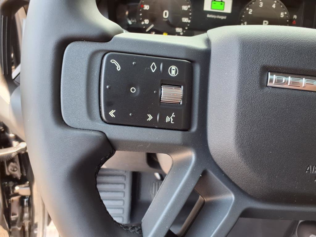 Certified 2025 Land Rover Defender 110 X-Dynamic SE image 26