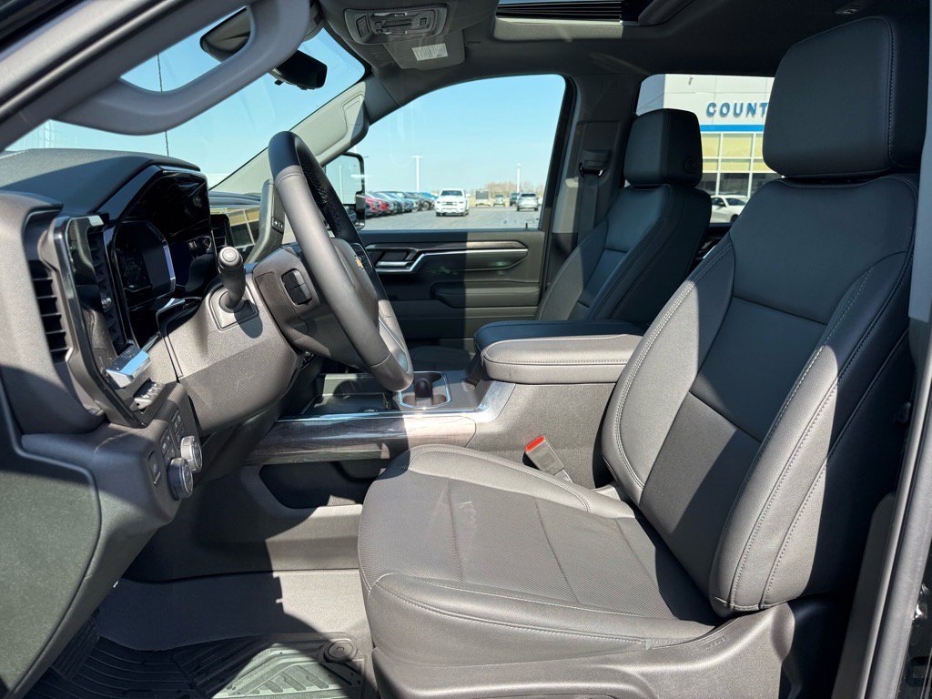 Used 2024 Chevrolet Silverado 3500 LTZ w/ LTZ Plus Package image 13