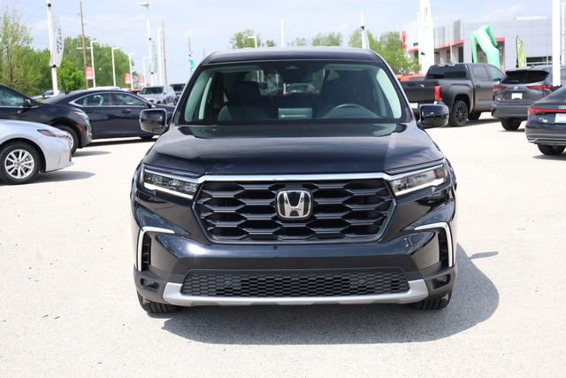 Used 2025 Honda Pilot EX-L image 3