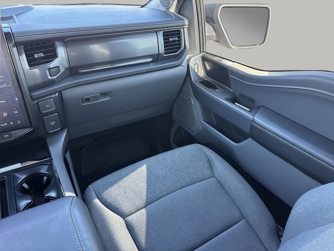 Used 2024 Ford F150 Lightning Flash image 14