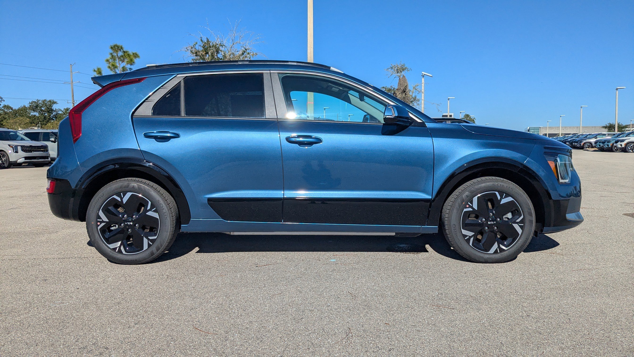 New 2025 Kia Niro Wind image 4