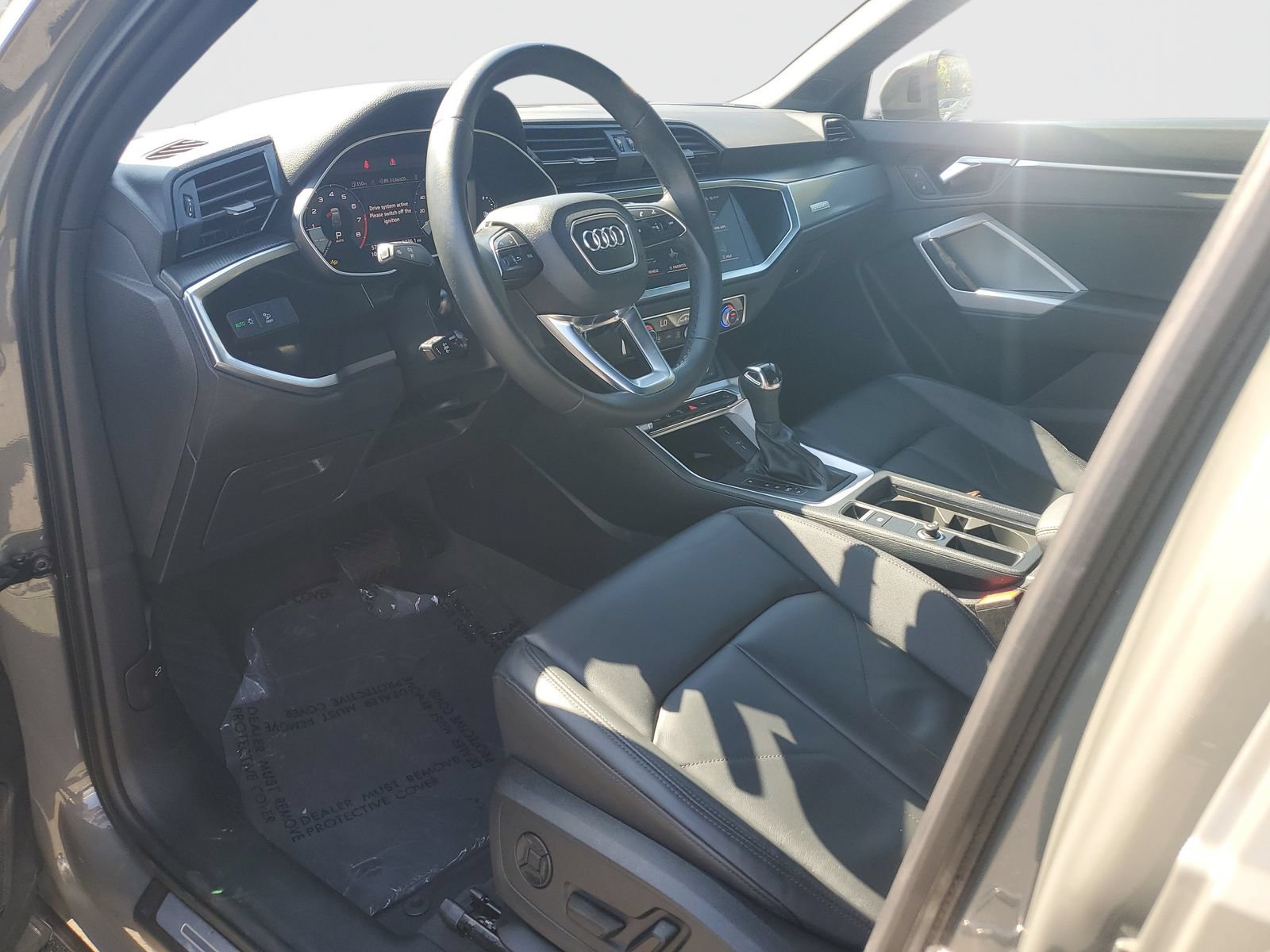 Used 2025 Audi Q3 2.0T Premium w/ Convenience Plus Package AWD/4WD image 19