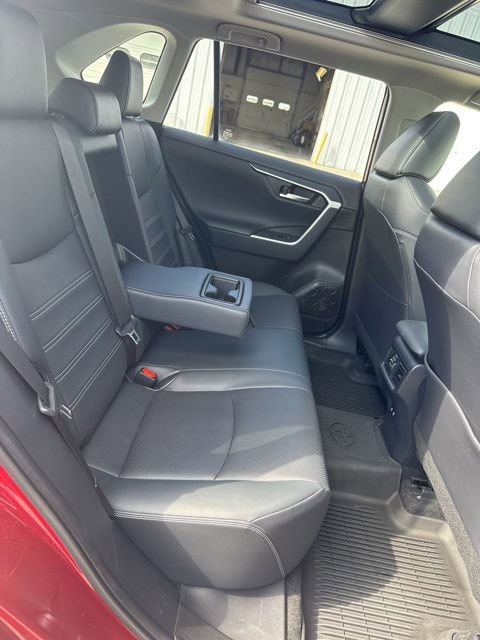 Used 2020 Toyota RAV4 Limited AWD/4WD image 46