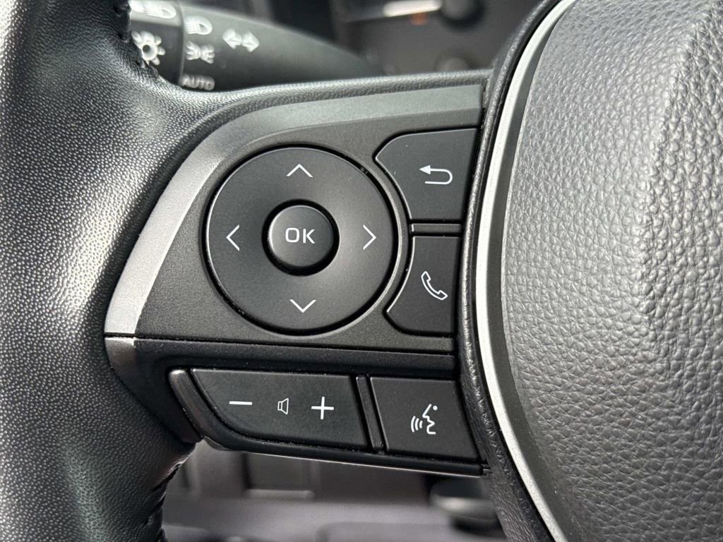 Used 2024 Toyota Corolla SE image 21