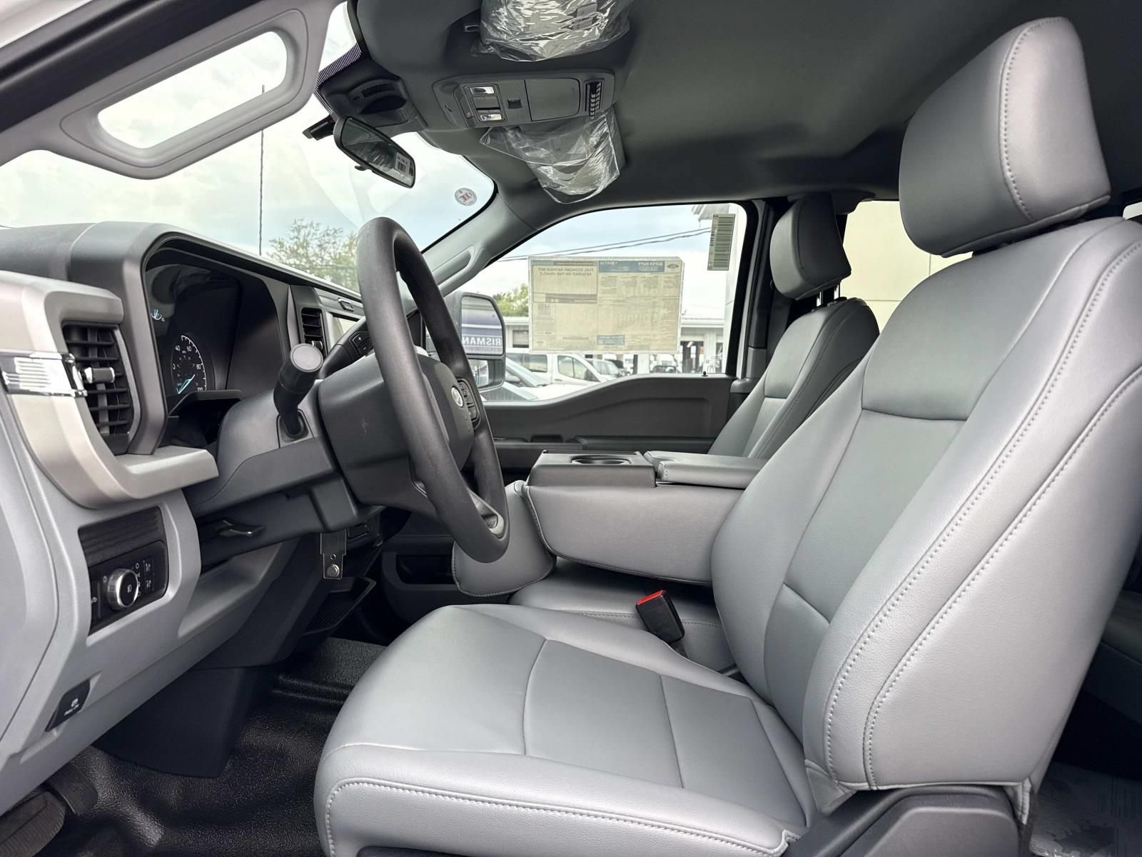 New 2026 Ford F550 4x4 Supercab Super Duty image 10