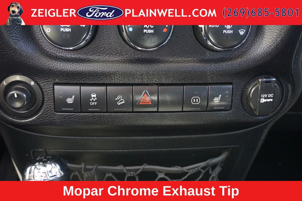 Used 2012 Jeep Wrangler Unlimited Sahara w/ Dual Top Group AWD/4WD image 19