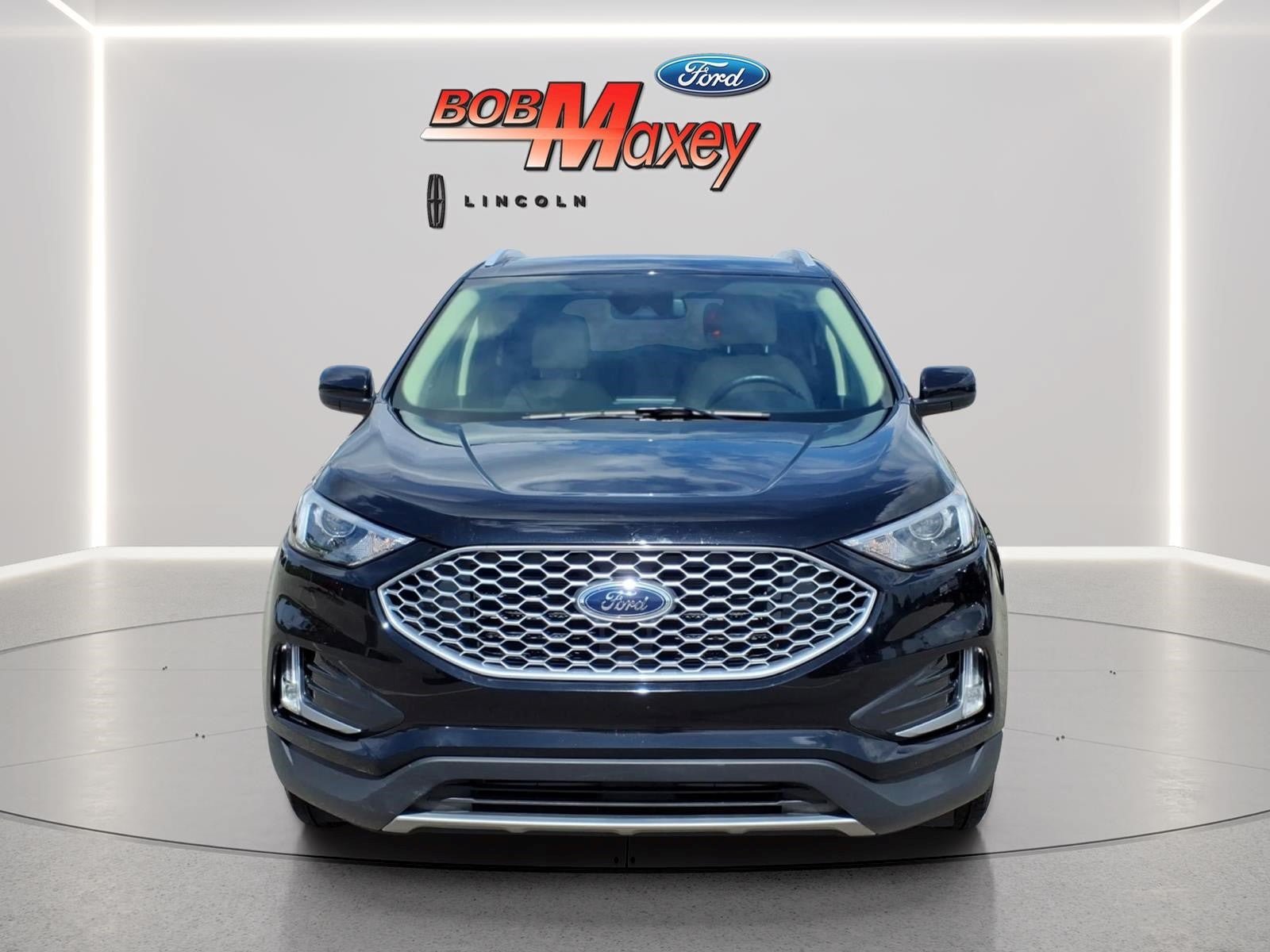 Used 2024 Ford Edge SEL w/ Convenience Package AWD/4WD image 2