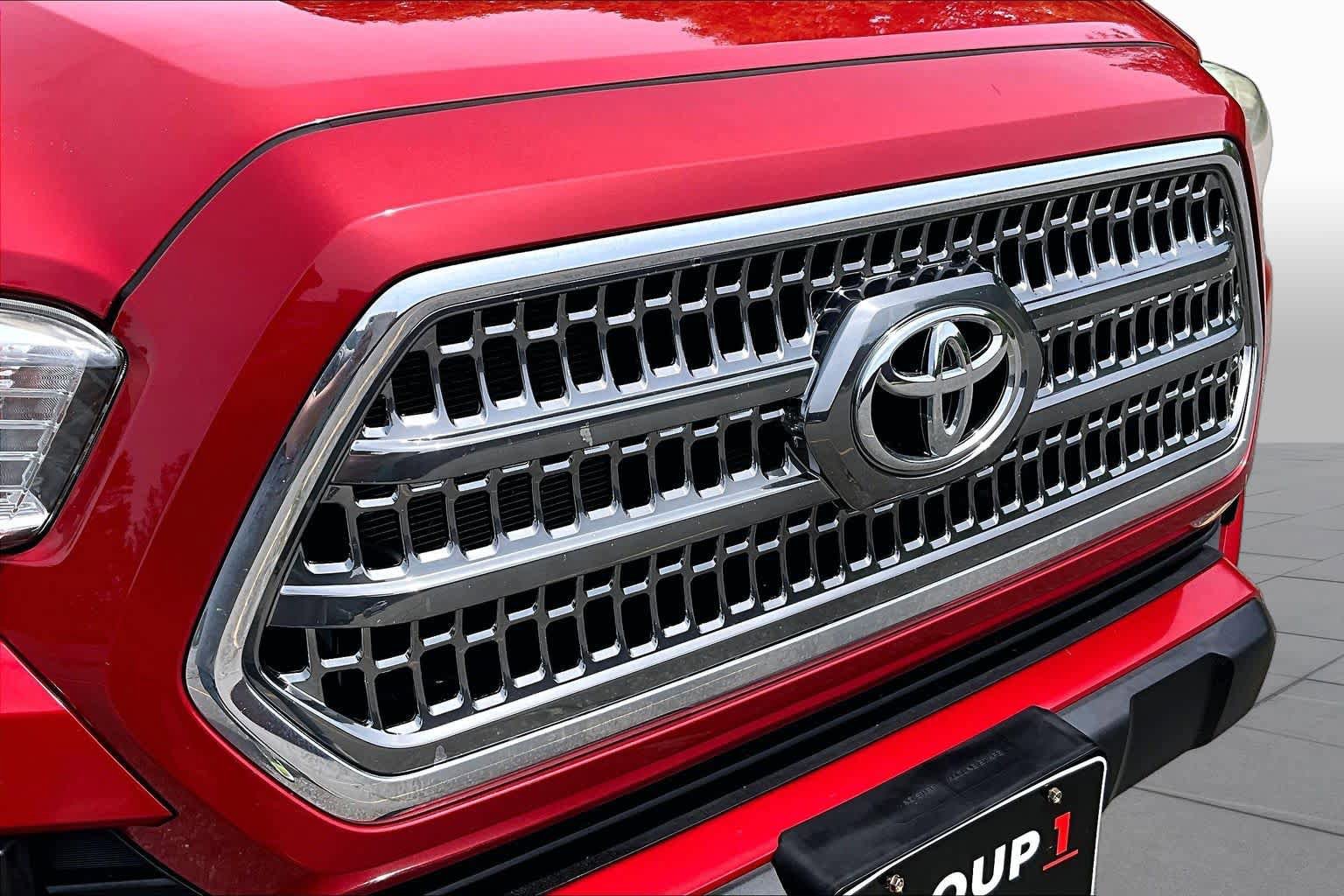 Used 2016 Toyota Tacoma TRD Off-Road w/ Towing Package AWD/4WD image 32
