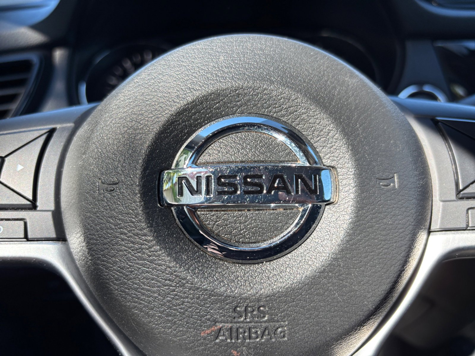 Used 2020 Nissan Rogue SV image 25