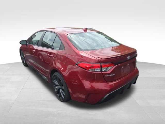 Used 2025 Toyota Corolla SE FWD image 3