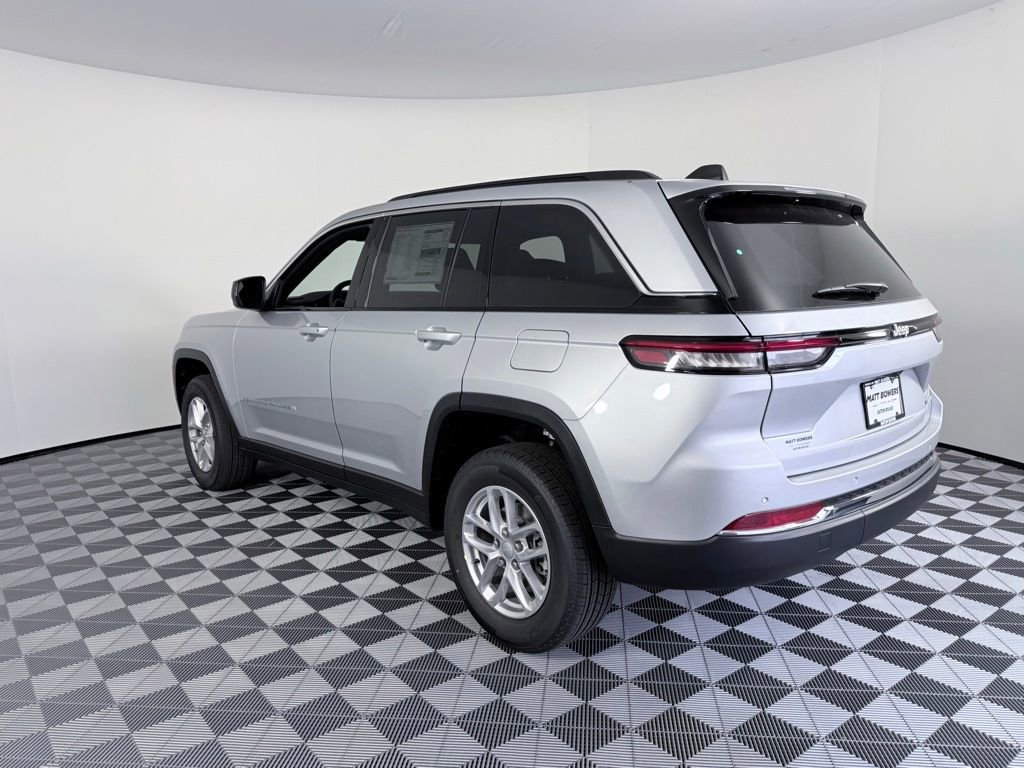 New 2025 Jeep Grand Cherokee Laredo image 5