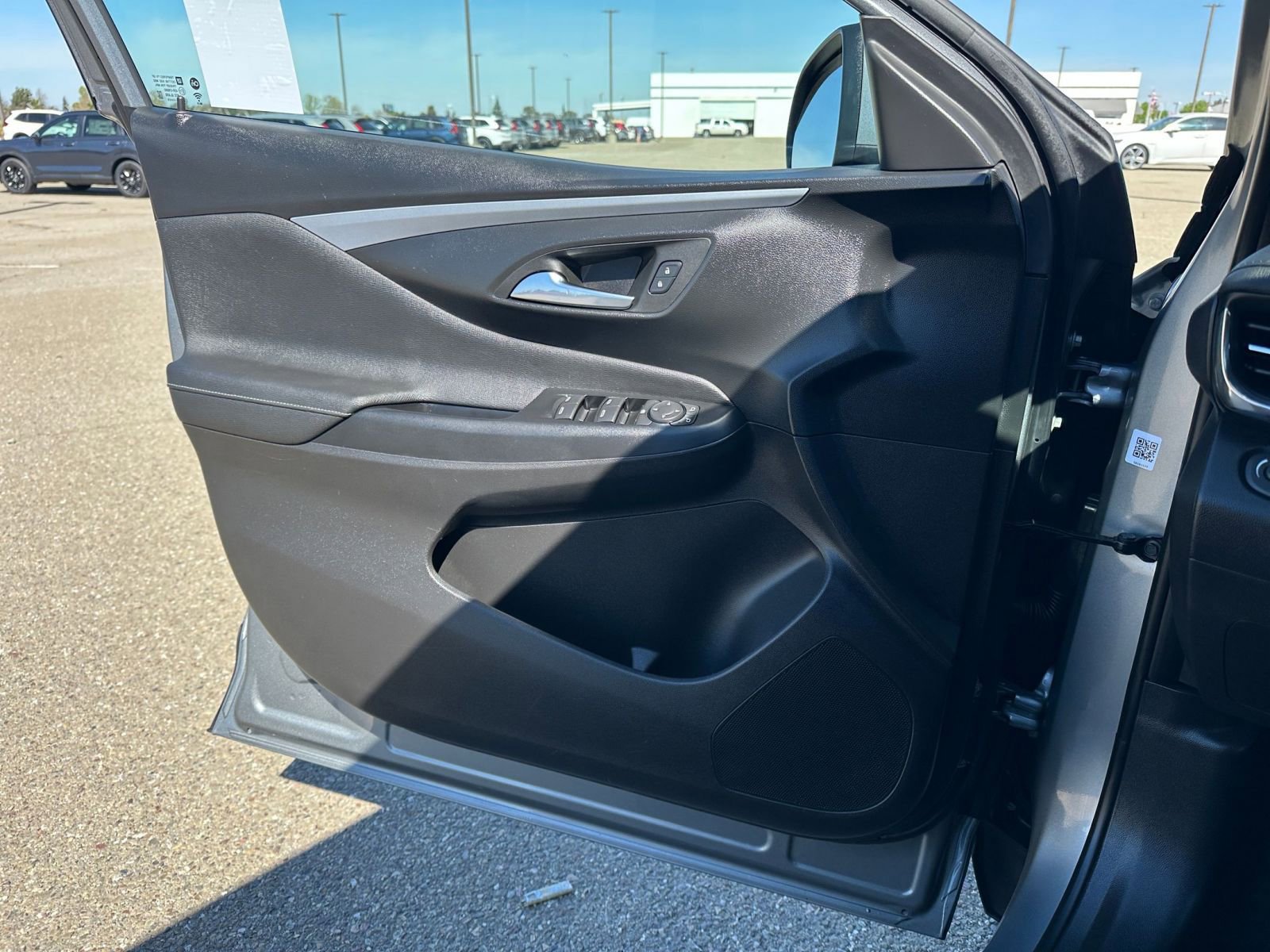 Used 2025 Buick Envista Preferred image 18