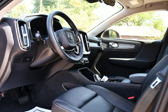 Certified 2026 Volvo XC40 B5 Plus AWD/4WD image 15