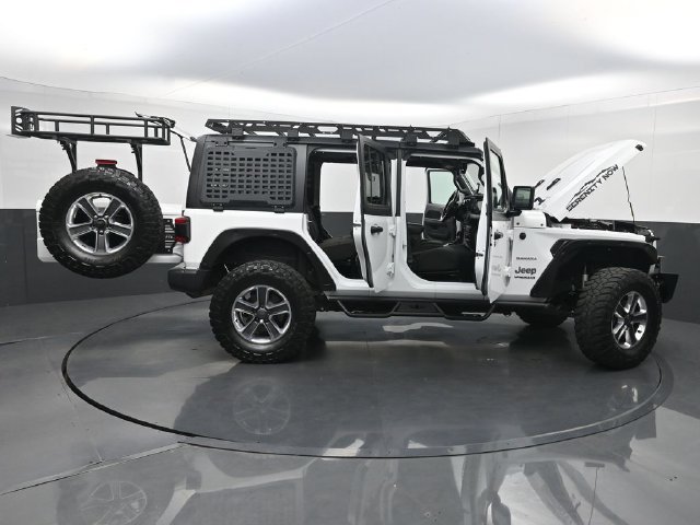Used 2018 Jeep Wrangler Unlimited Sahara AWD/4WD image 39