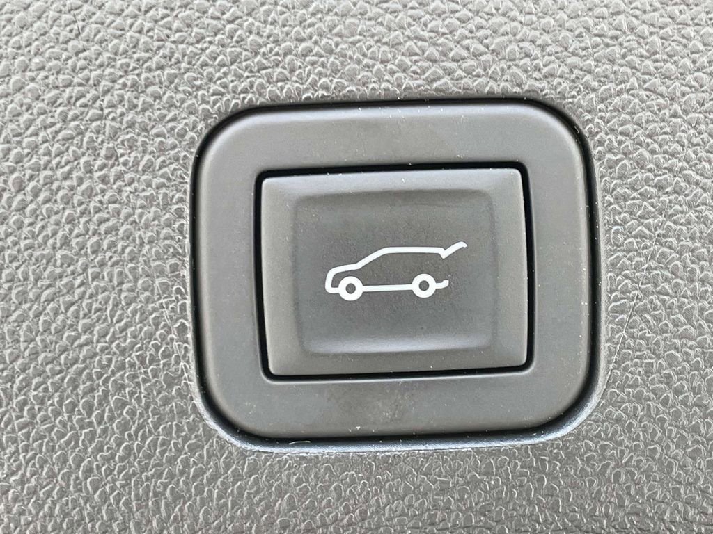 Used 2026 Chevrolet Tahoe Premier RWD image 39