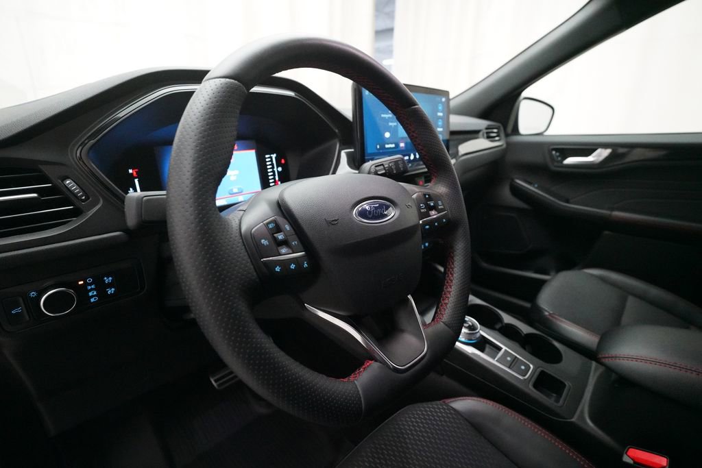 Used 2024 Ford Escape ST-Line w/ Tech Pack #1 AWD/4WD image 8