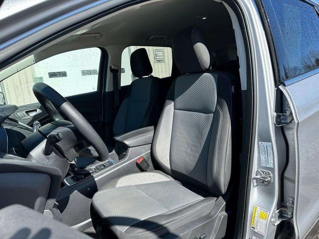 Used 2019 Ford Escape SE image 16