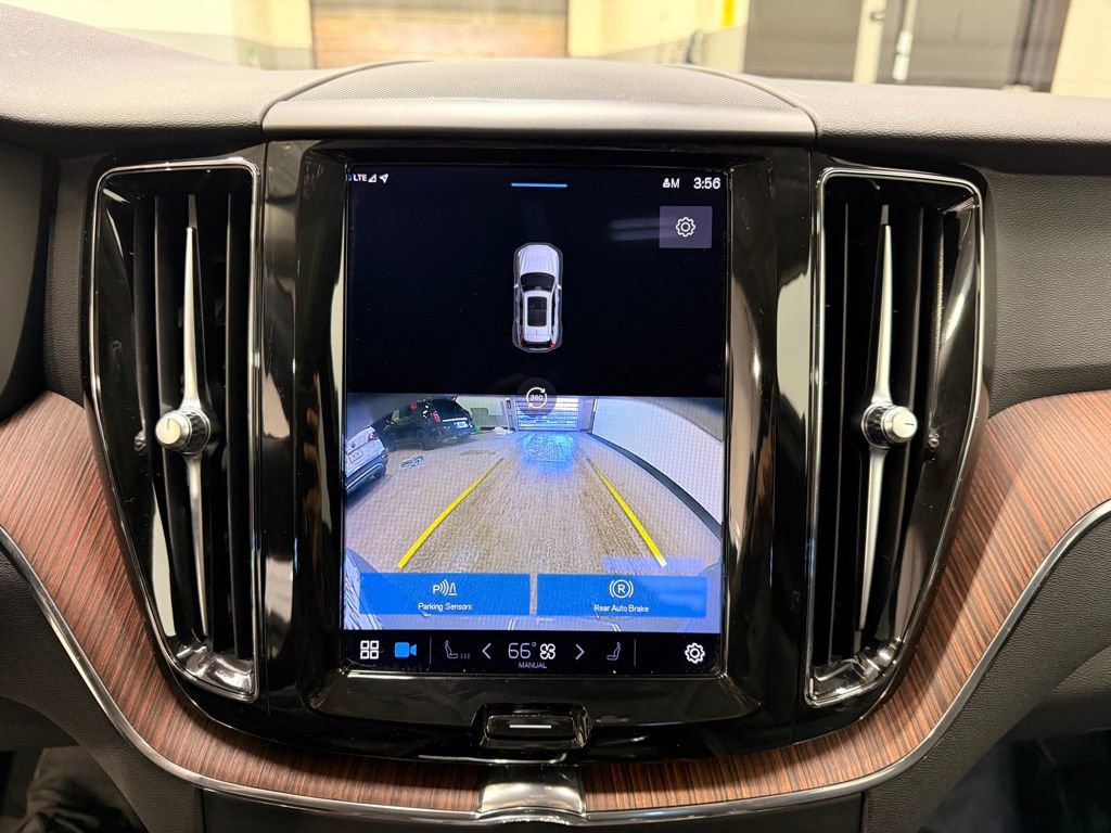 Used 2023 Volvo XC60 B5 Plus image 17