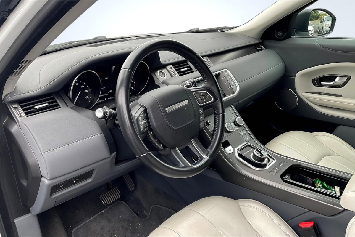 Used 2018 Land Rover Range Rover Evoque SE AWD/4WD image 14