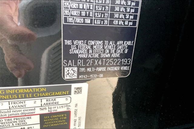 New 2026 Land Rover Discovery Dynamic SE image 8