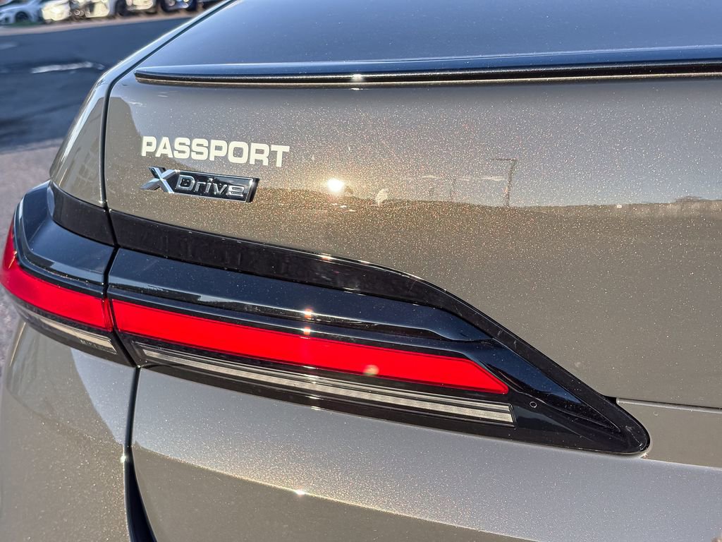 New 2026 BMW 740i xDrive w/ Premium Package image 5