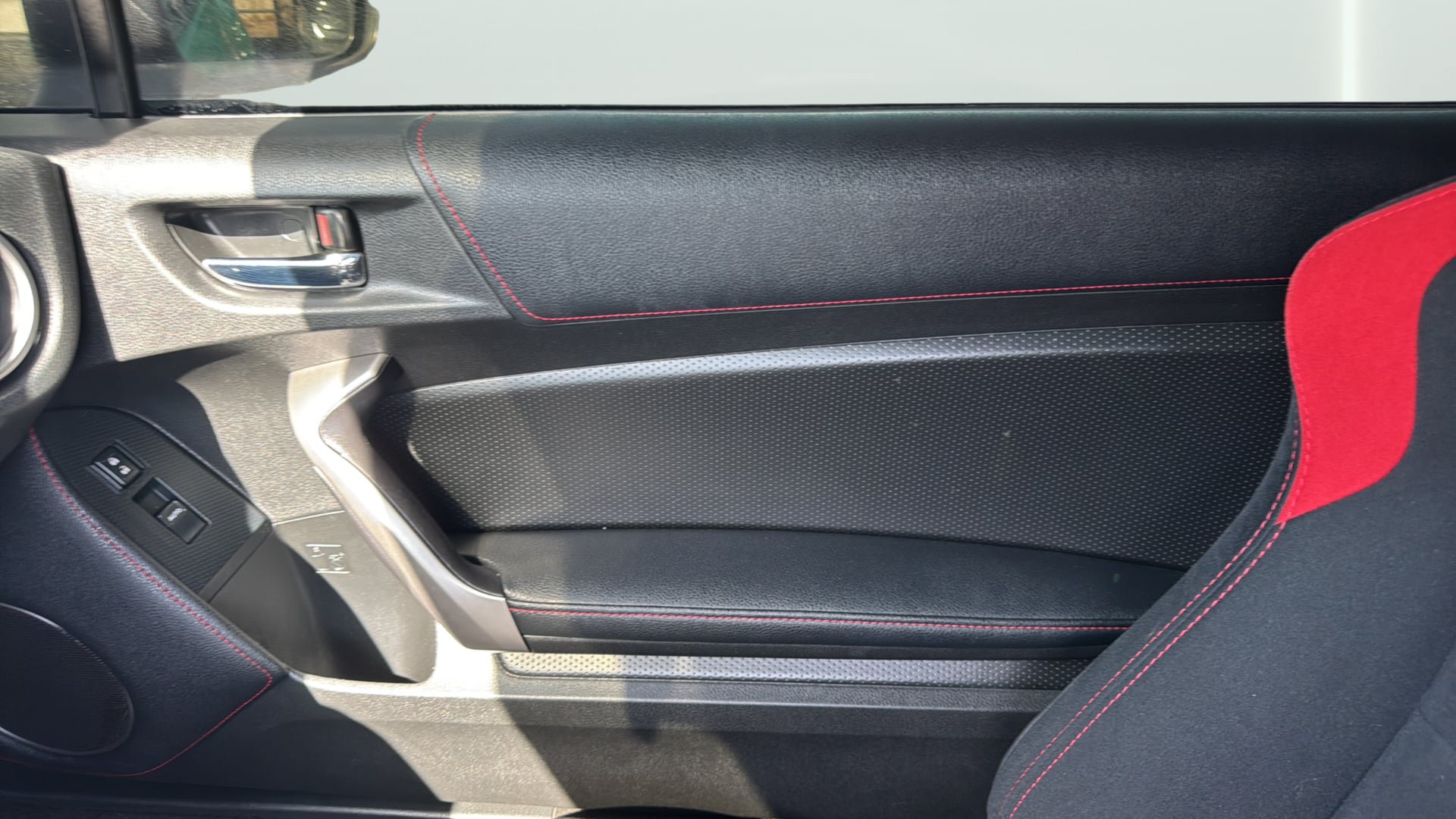 Used 2015 Scion FR-S RWD image 17