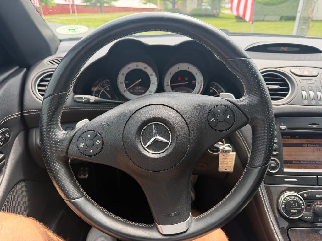 Used 2011 Mercedes-Benz SL 550 image 20