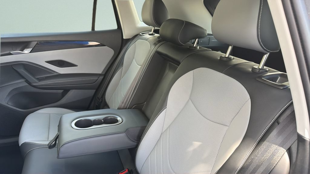 New 2026 Volkswagen Tiguan SE FWD image 37