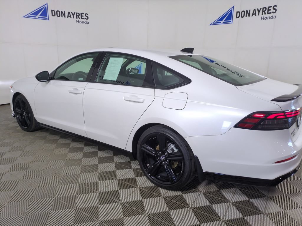 Used 2024 Honda Accord Sport image 3