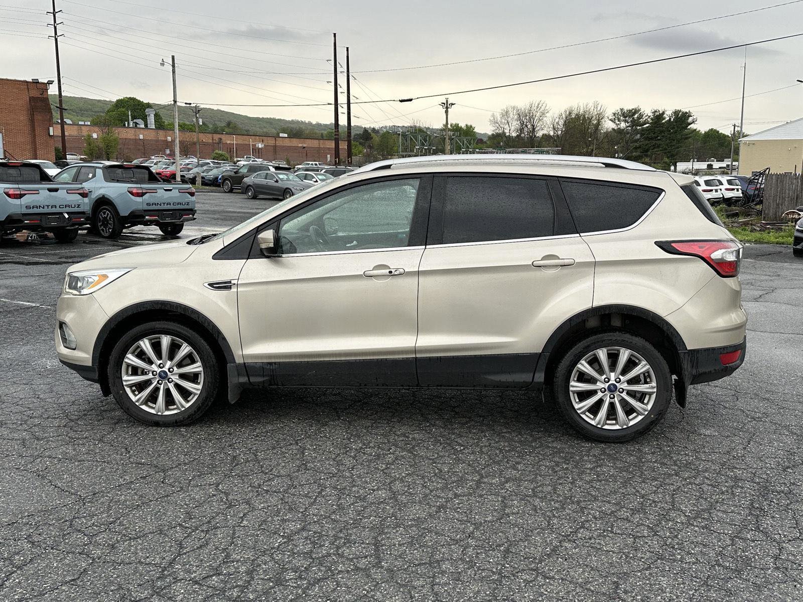 Used 2017 Ford Escape Titanium image 5
