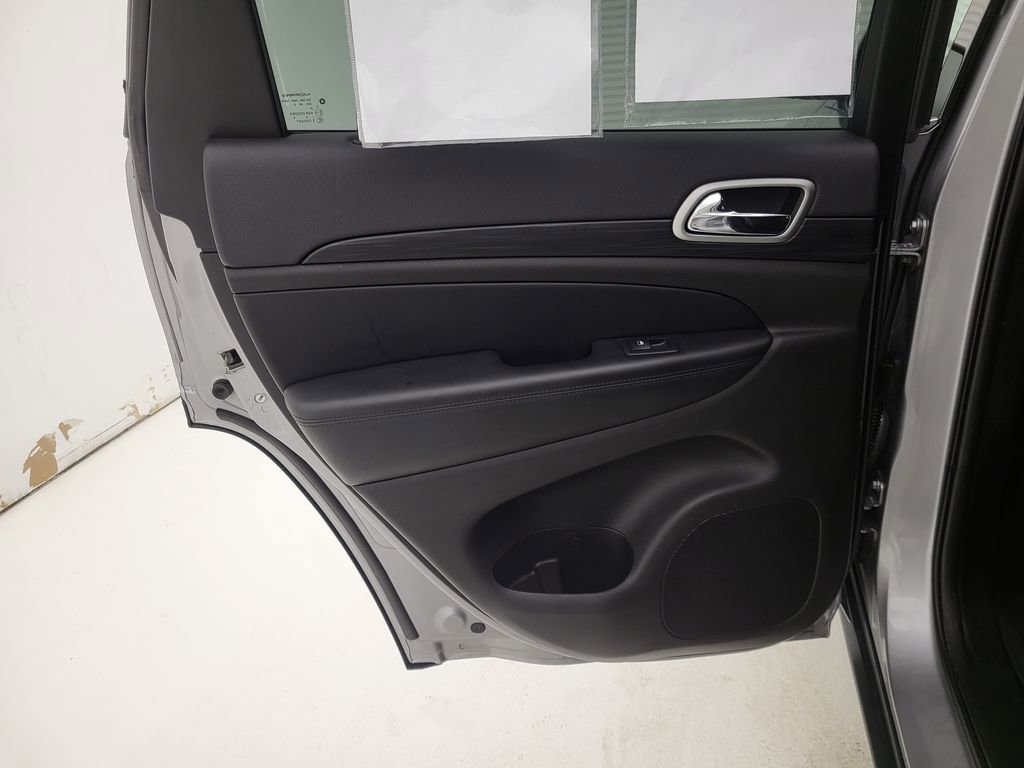 Used 2020 Jeep Grand Cherokee Laredo w/ Quick Order Package 2BN North image 39