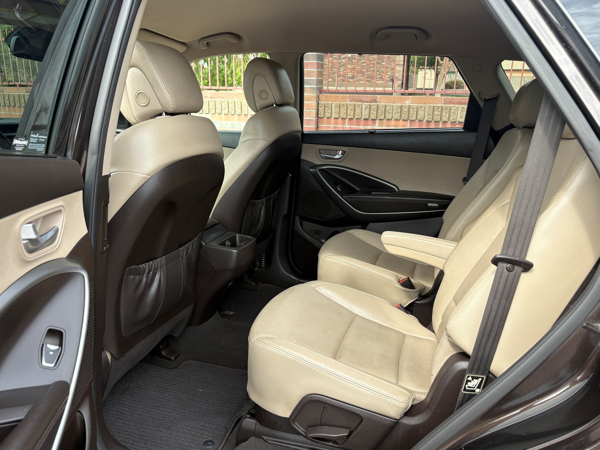 Used 2017 Hyundai Santa Fe Limited FWD image 7