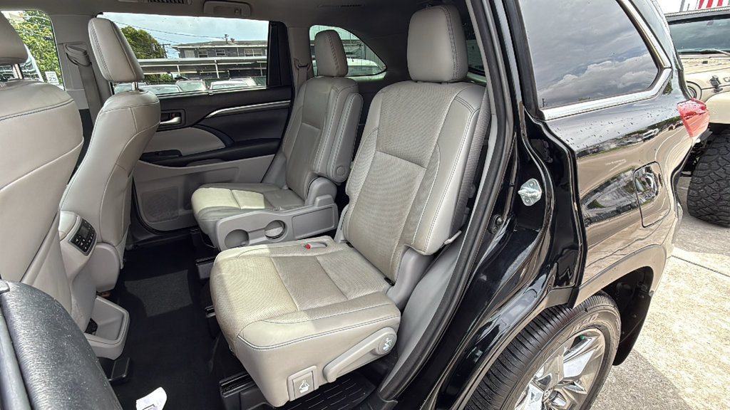 Used 2018 Toyota Highlander Limited Platinum AWD/4WD image 23