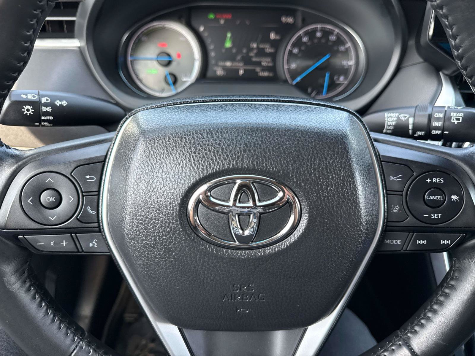 Used 2024 Toyota Venza LE AWD/4WD image 26
