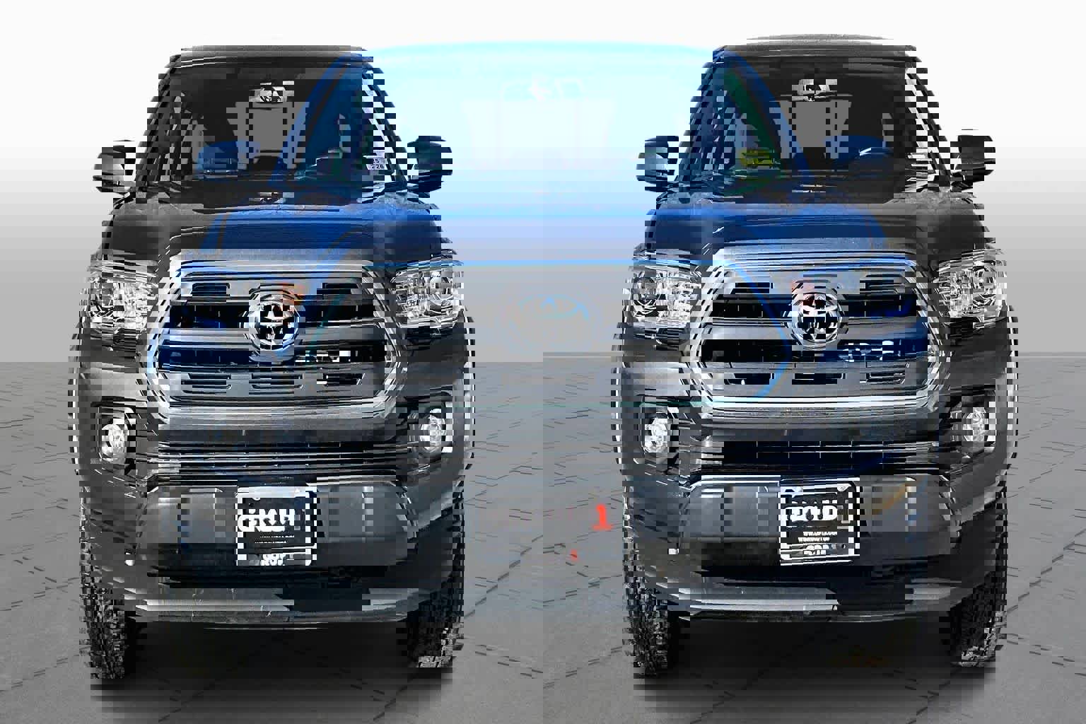 Used 2017 Toyota Tacoma SR5 w/ Tow Package image 4