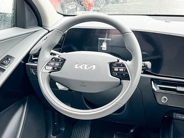 Used 2025 Kia Niro EX image 15