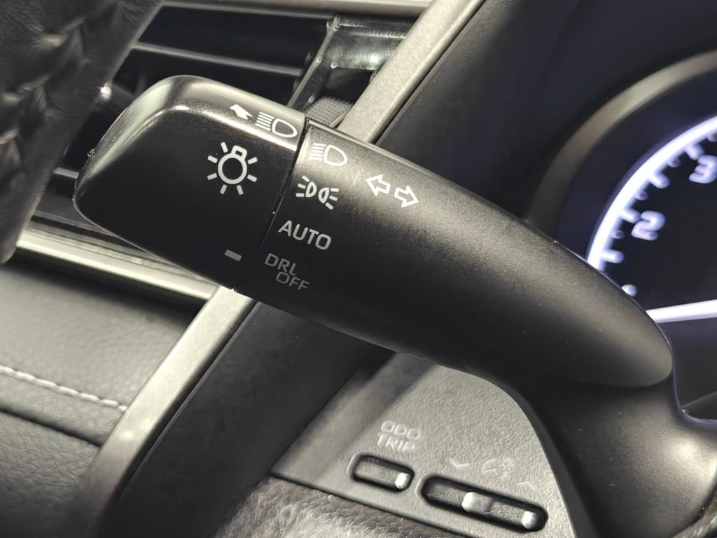 Used 2023 Toyota Camry SE FWD image 33