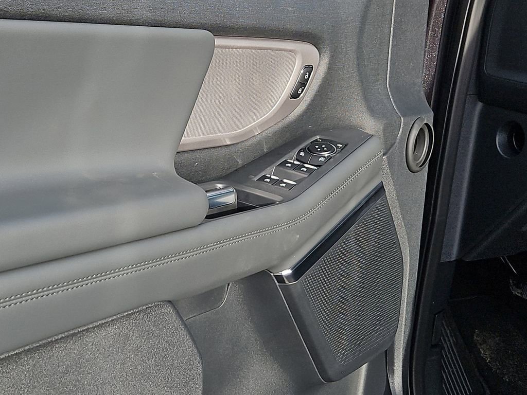 New 2026 Ford Expedition Active image 21