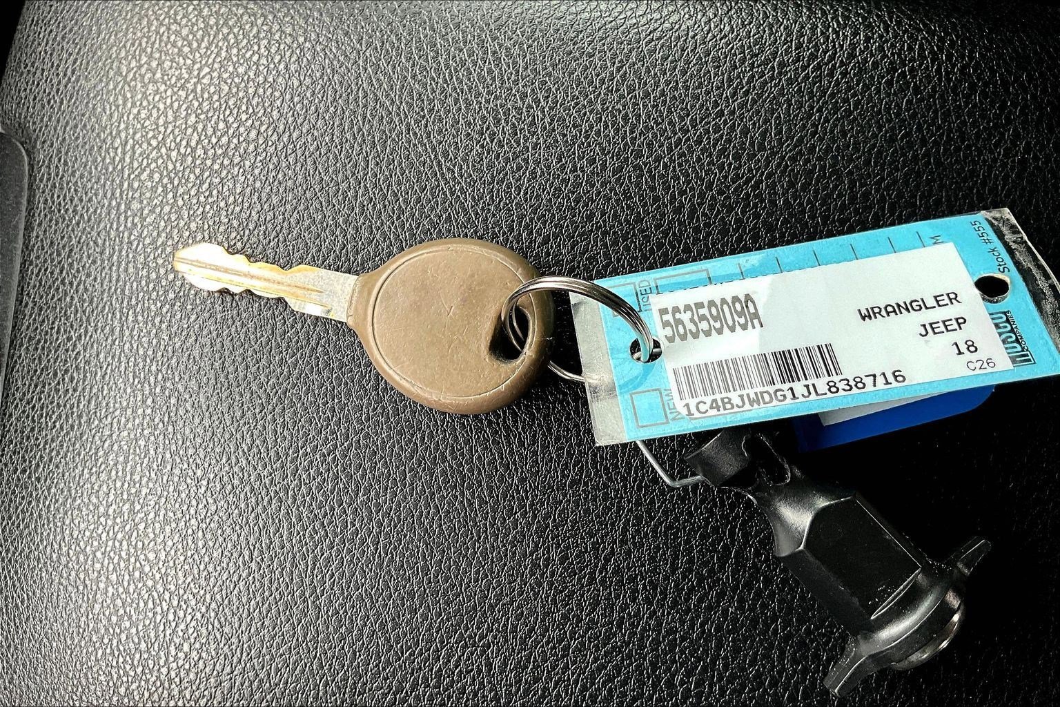 Used 2018 Jeep Wrangler Unlimited Sport w/ Connectivity Group image 35