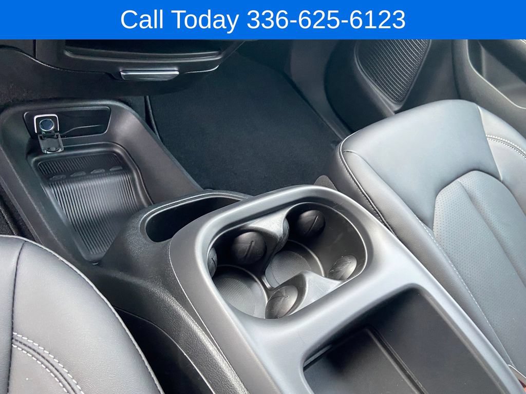 New 2026 Chrysler Pacifica Select FWD image 21
