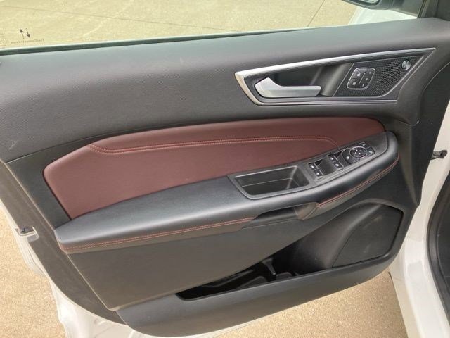 Used 2022 Ford Edge Titanium w/ Equipment Group 301A image 7