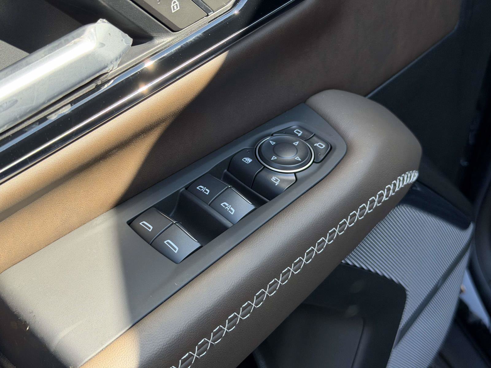 New 2026 GMC Yukon Denali Ultimate AWD/4WD image 7