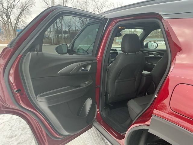 Used 2023 Chevrolet TrailBlazer RS w/ Sun and Liftgate Package image 17