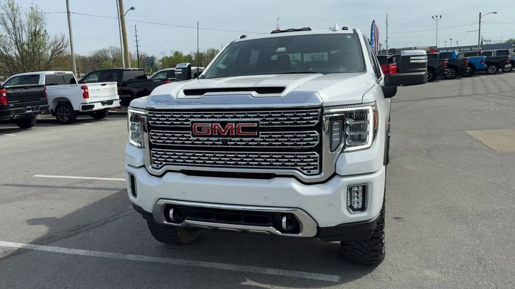Used 2023 GMC Sierra 3500 Denali w/ Denali Ultimate Package AWD/4WD image 2